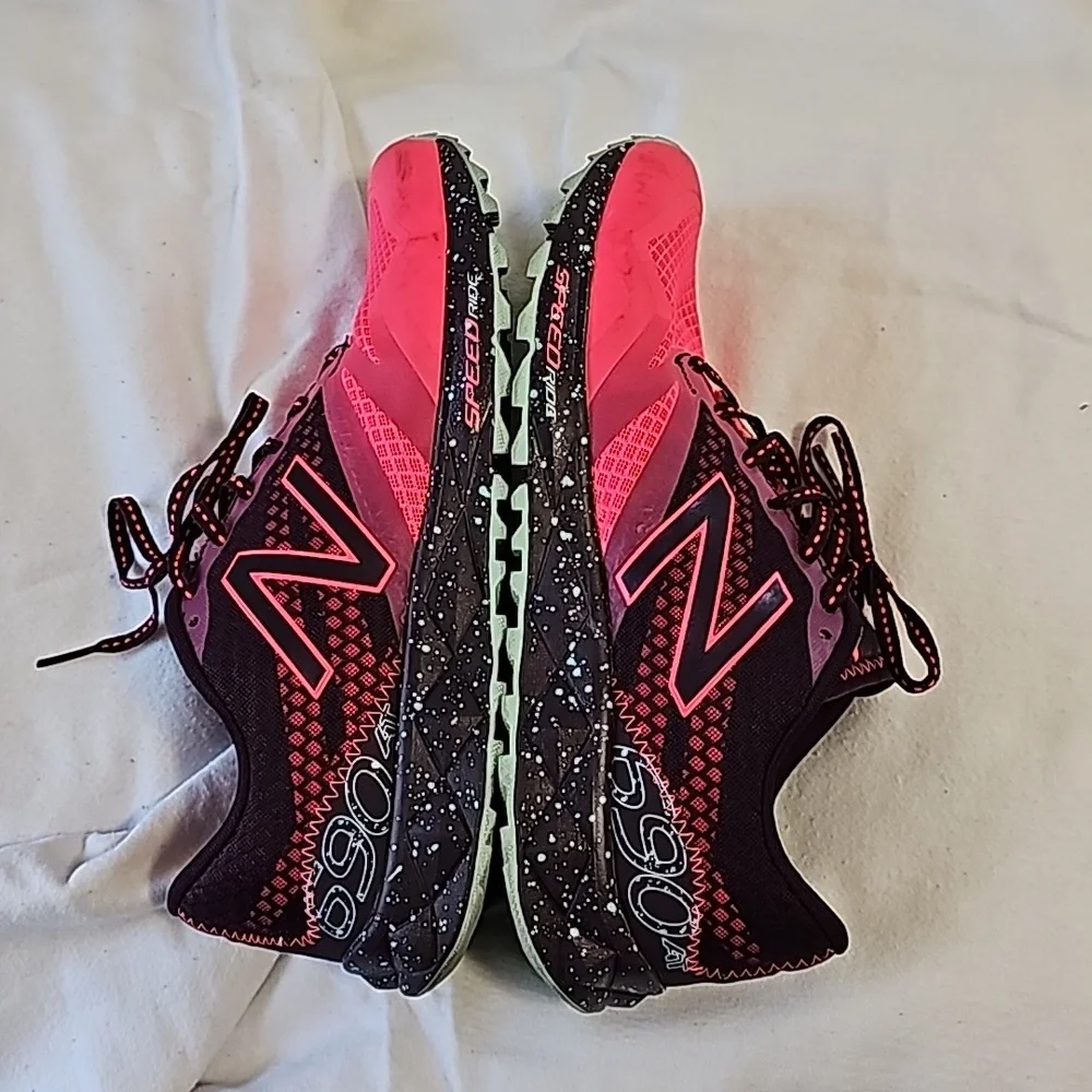 New Balance 690AT Sneakers - Picture 8 of 11